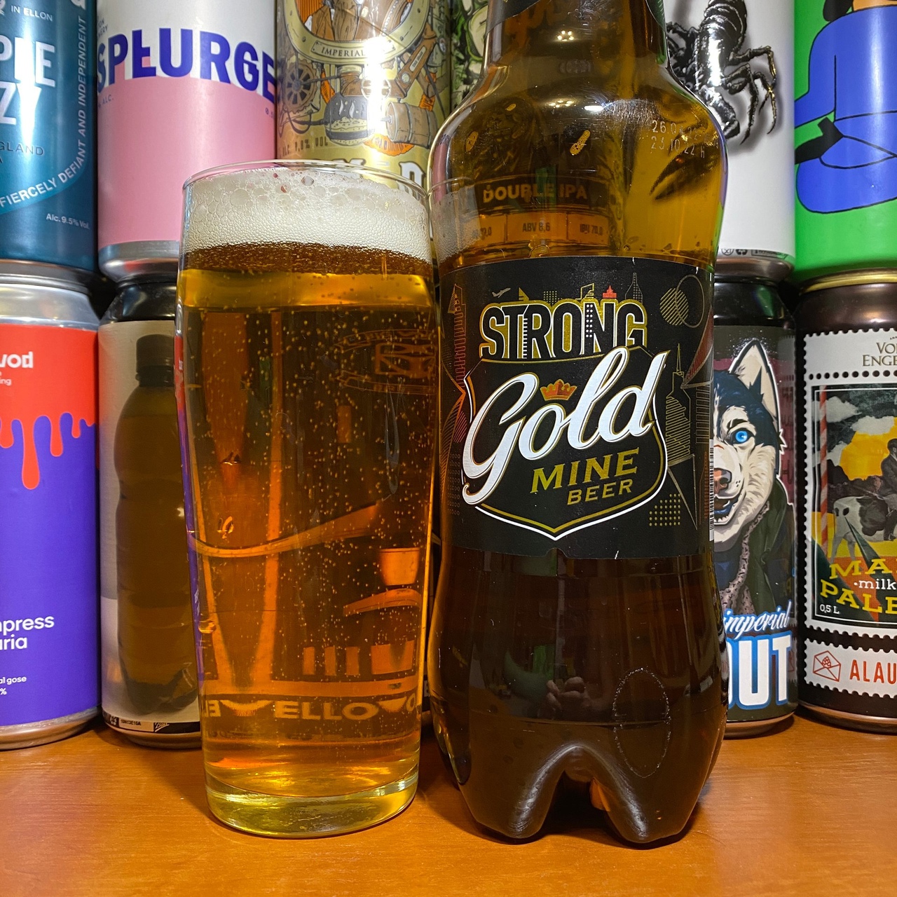 Strong beer. Голд майн бир Стронг. Пиво Gold mine Beer strong. Gold mine Beer ячменное. Голд Стронг пиво 8%.
