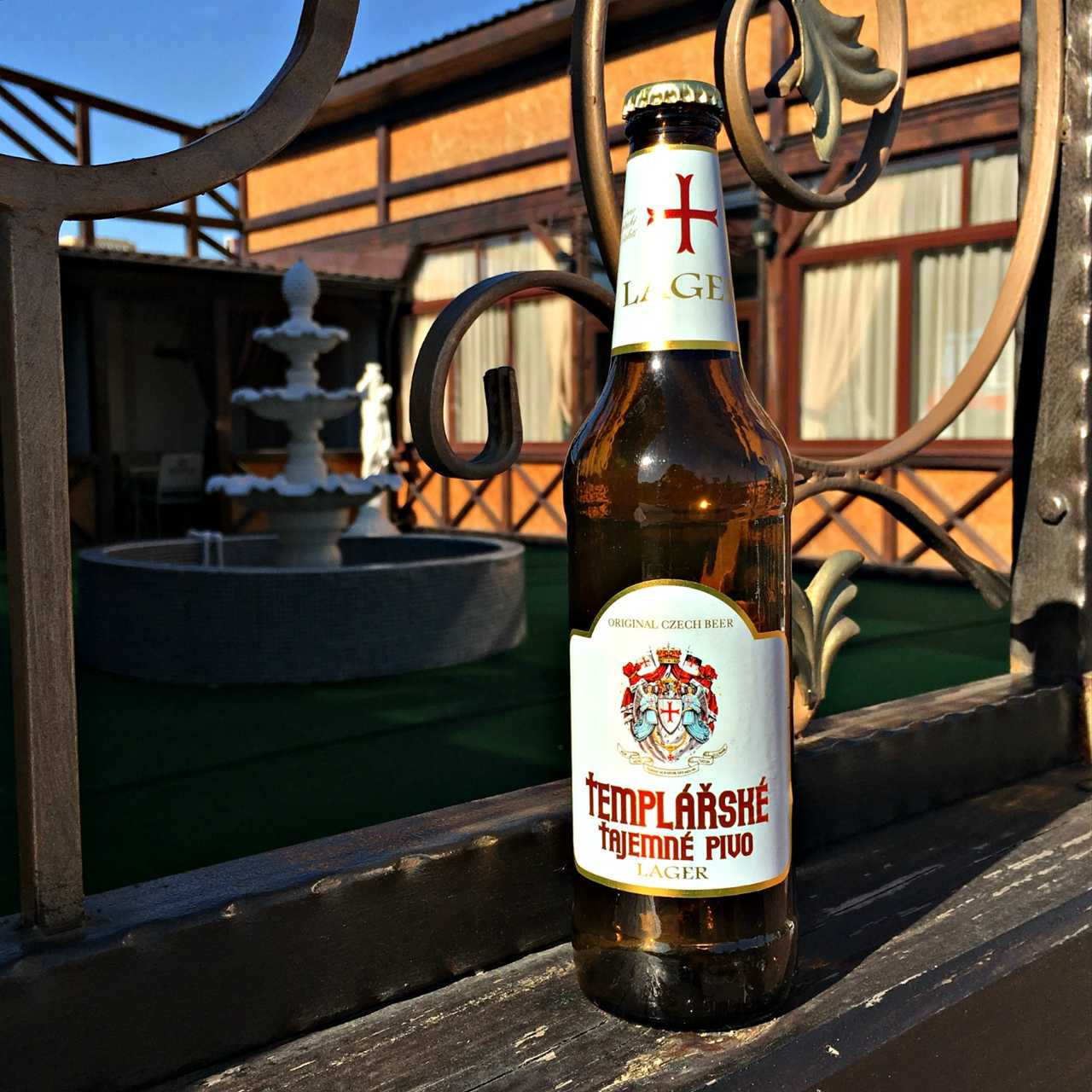 Пиво лагер светлое фото. Чешский лагер пиво. Фельденштайнер лагер пиво. Чешский Янтарный лагер пиво. Самара лагер пиво.