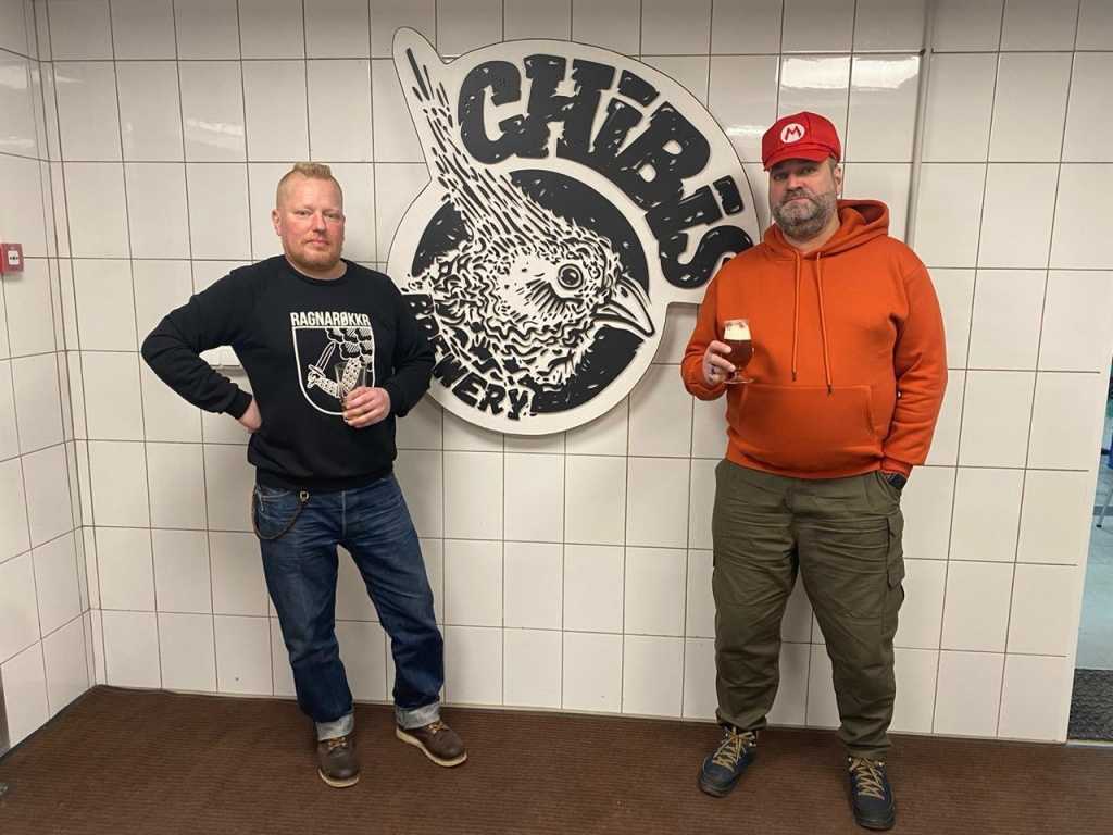 Брэнд амбассадор и пивовар CHIBIS Brewery Александр Песков (справа) Брэнд амбассадор и пивовар CHIBIS Brewery Александр Песков (справа)
